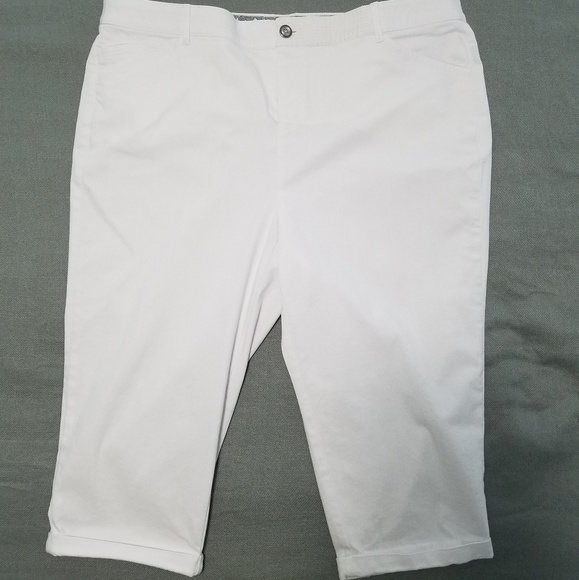 Intro Love the Fit Pants - Clearance - PLUS JEAN CAPRI